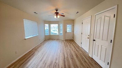 Building Photo - 3154 Forest Hills Dr