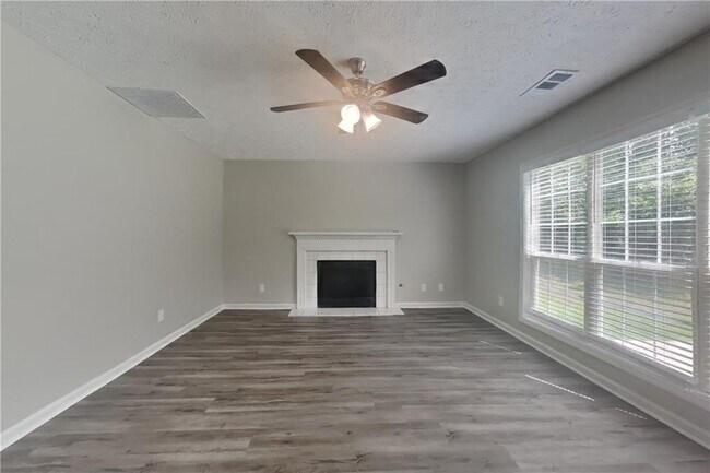 Foto del edificio - 105 Meadow Crest Ct