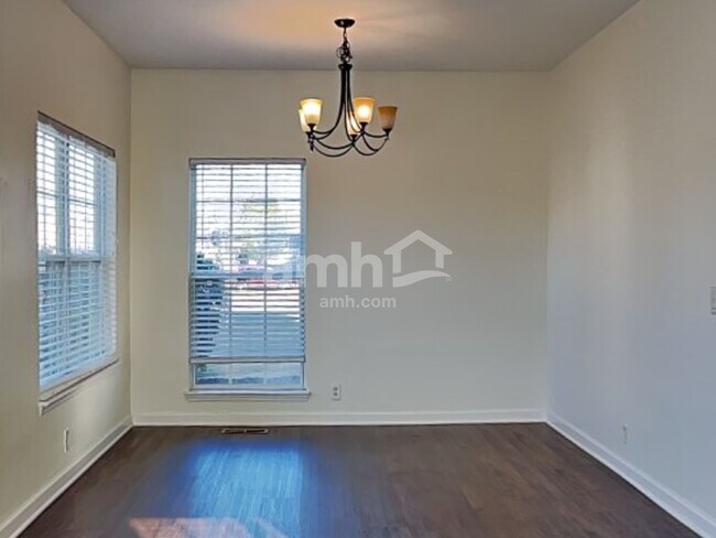 Foto del edificio - 2805 River Bend Dr