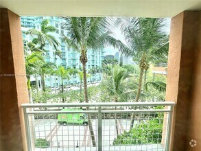 Building Photo - 2000 N Bayshore Dr