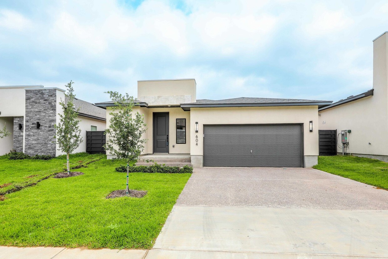 Foto principal - 604 Silvana Dr