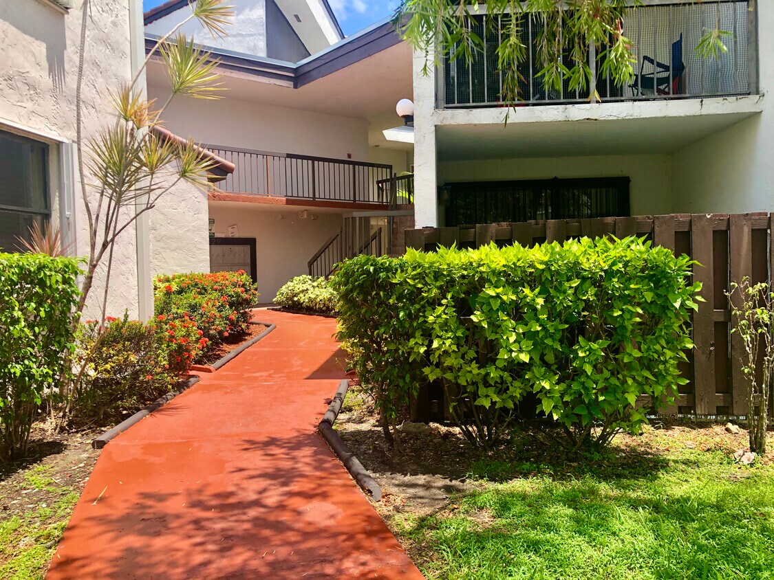 9429 Fontainebleau Blvd Unit 101, Miami, FL 33172 Condo for Rent in