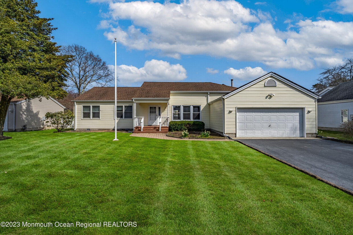 103 Foxwood Ln, Lacey Township, NJ 08731 House Rental in Lacey Township, NJ
