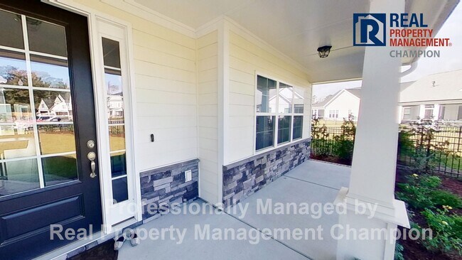 Foto del edificio - Spacious 4 BD Executive Home Loaded with U...
