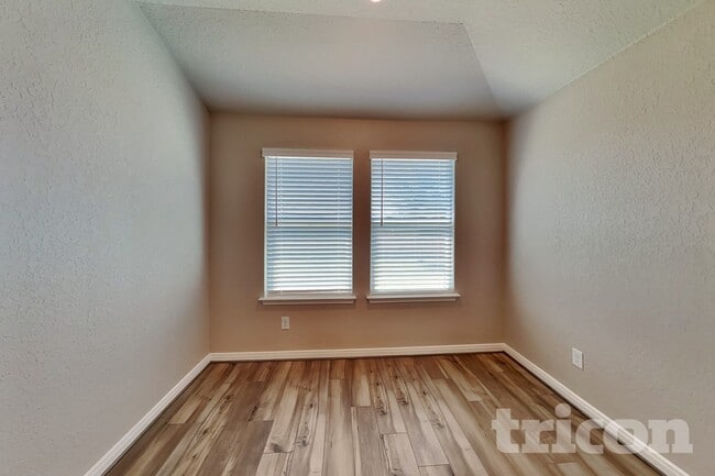 Building Photo - 13542 Paxton Blvd