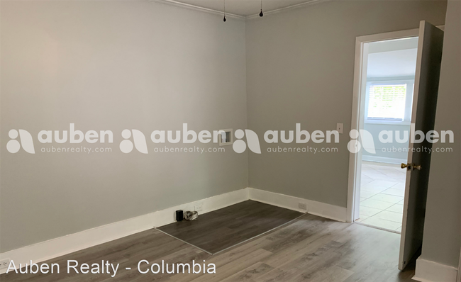 Building Photo - 2 br, 1 bath House - 827 B Silver Street