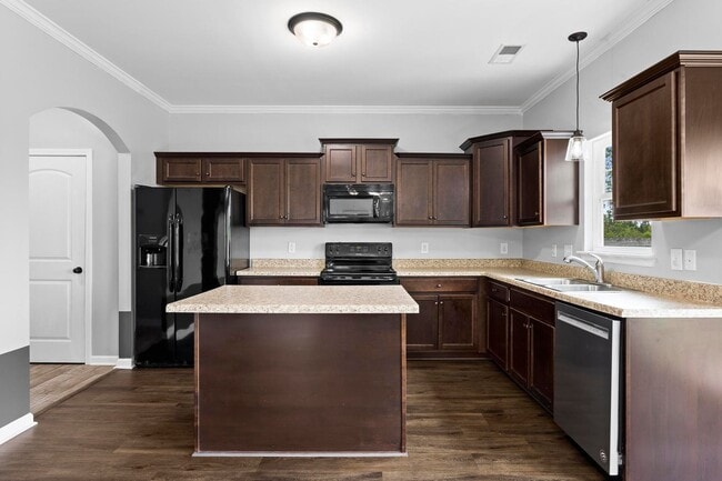 Building Photo - 902 Purvis Ct