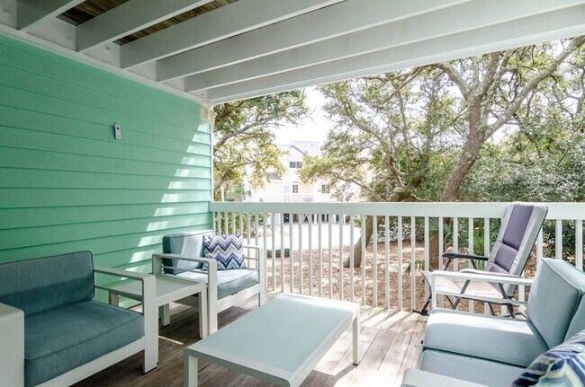 Building Photo - 2302 Surfrider Cir