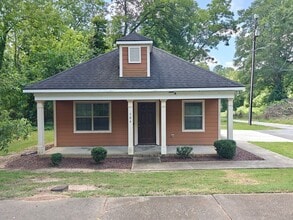 Building Photo - 304 Cleveland Ave