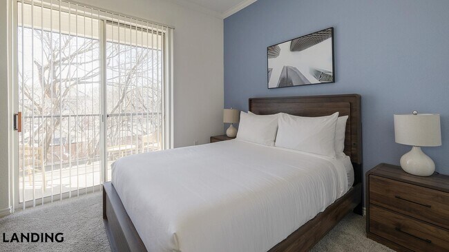 Foto del edificio - 9601 Custer Rd