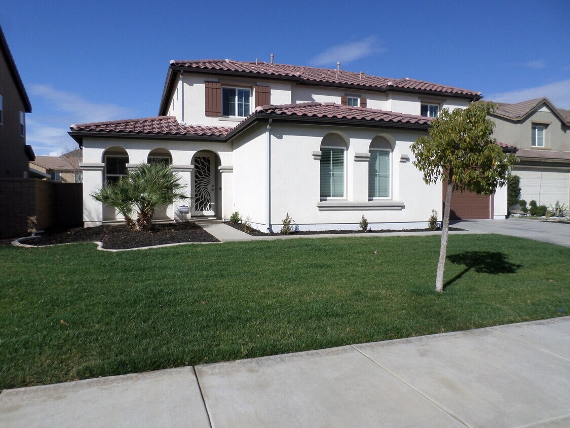 Primary Photo - Menifee Lovely 4 bedroom 2 bath 2 Story Home