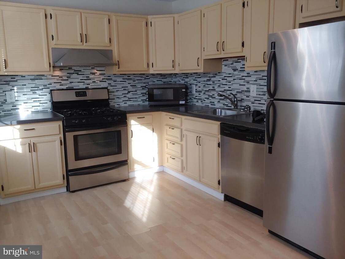 Foto principal - 752 Quince Orchard Blvd