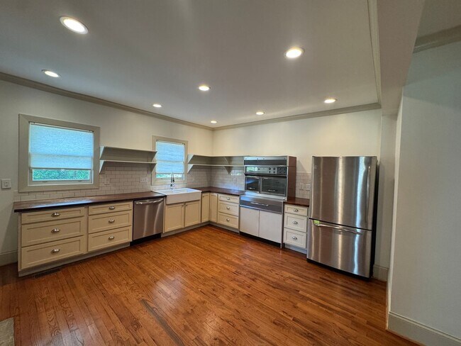 Building Photo - Gorgeous 2BR/2BA Home in Downtown Raleigh