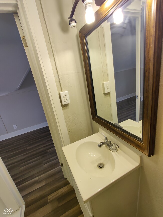 Foto del edificio - 1325 Jefferson Ave