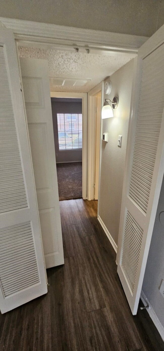 Foto del edificio - 3737 Timberglen Rd