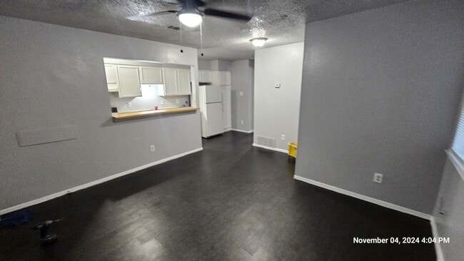 Photo - 5424 -26 Helmick Ave Apartment