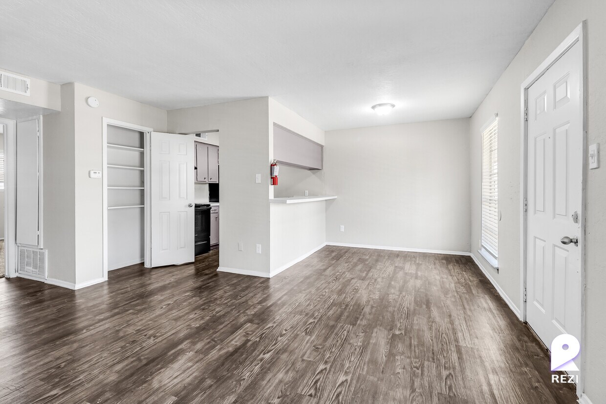 Primary Photo - 7615 Grahamcrest Dr