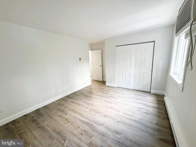 Building Photo - 400 Campbell Cir