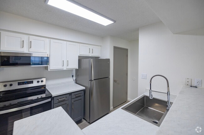 1 BR, 1 BA - 731SF - The June
