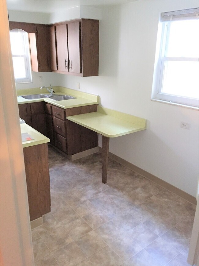 Foto del edificio - 1851 Capital Ave