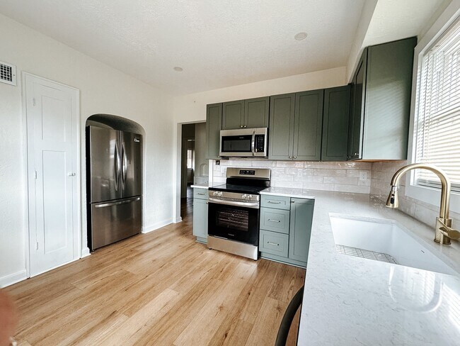 Foto del edificio - 2331 N 54th St