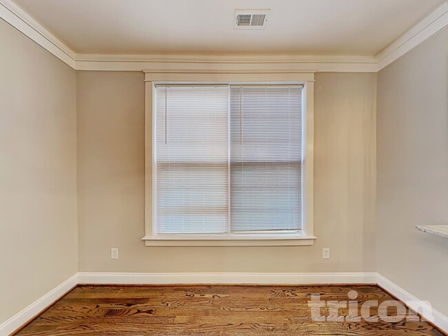 Foto del edificio - 150 E Morehouse Ave