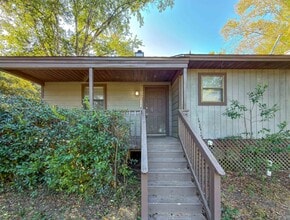 Building Photo - 1556 Twin Lakes Cir