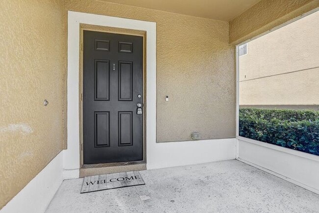 Building Photo - Spacious 3-Bedroom Townhome For Lease!