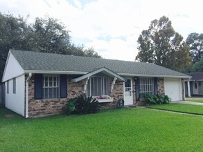 Building Photo - 112 Fraternity Dr