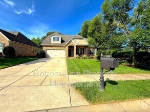 Building Photo - 9006 Blue Ridge Dr