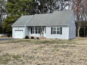 Building Photo - 1331 Middleneck Dr