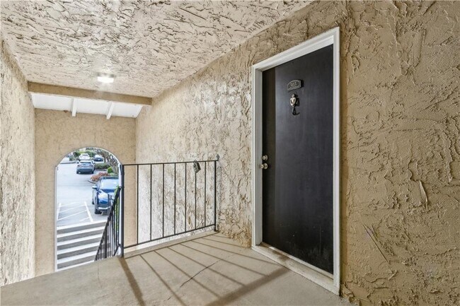 Foto del edificio - 3155 7 Pines Ct