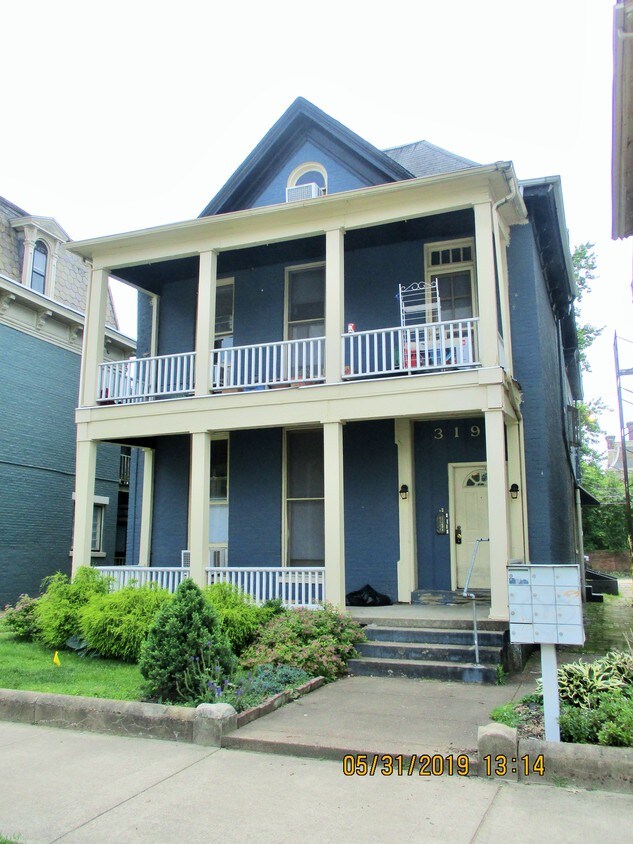 Primary Photo - 319 SE 2nd St
