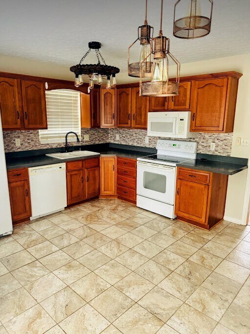 Foto del edificio - Eco-Friendly 4BR/3.5BA Home with Solar Pan...