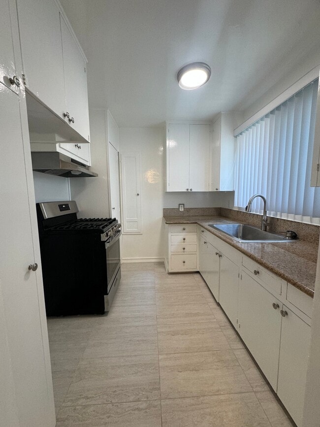 Photo - 1792 Grevelia St (South Pasadena, CA) Apartment