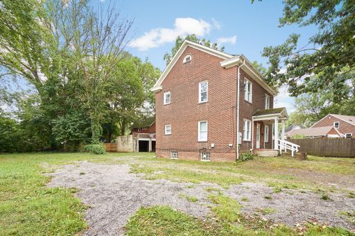 Building Photo - East Akron 3 Bed Home Available (Open to S...