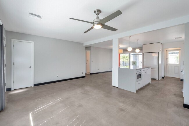 Foto del edificio - Scottsdale 2 bed 2 Bath Home - With a Pool!!!