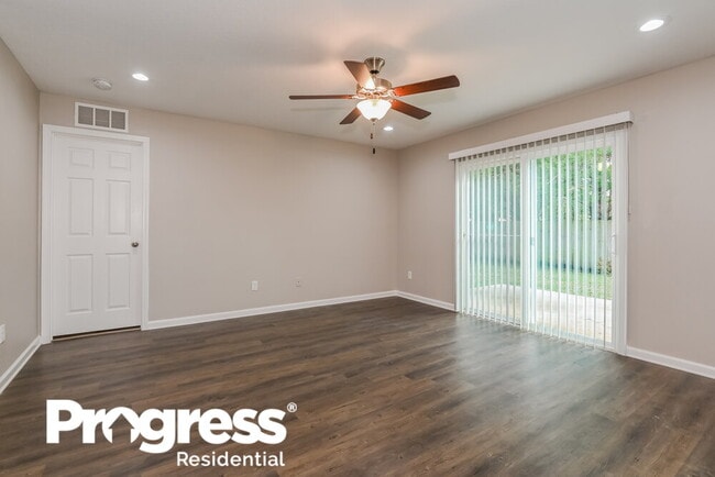 Foto del edificio - 1390 Sarahs Landing Dr