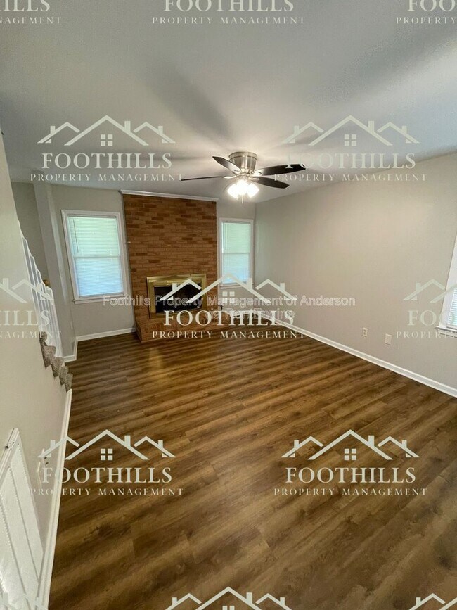 Foto del edificio - 214 Keithwood Dr