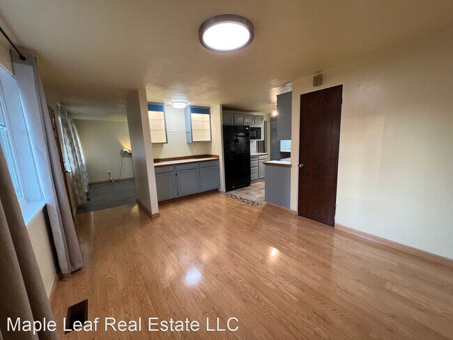 Building Photo - 3 br, 1 bath House - 17606 42nd Ave S
