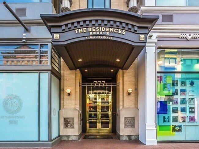 Foto del edificio - Chinatown 2 Bedroom 2 Bathroom In Amazing Centralized Building-Amenities Galore! Pets Welcomed!