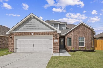 Building Photo - 15695 Honey Cv Dr