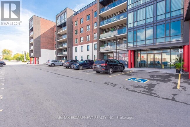 Photo du bâtiment - 5-305 Hamilton St N