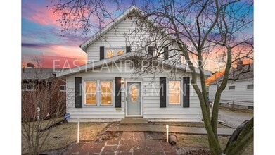 Building Photo - 823 Custer Dr