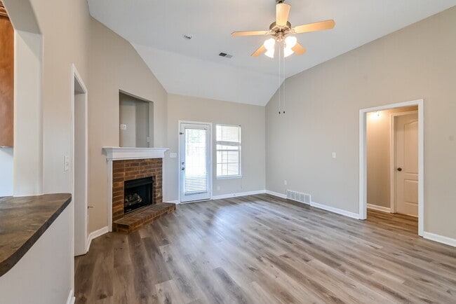 Building Photo - 10182 Whitcomb Ln
