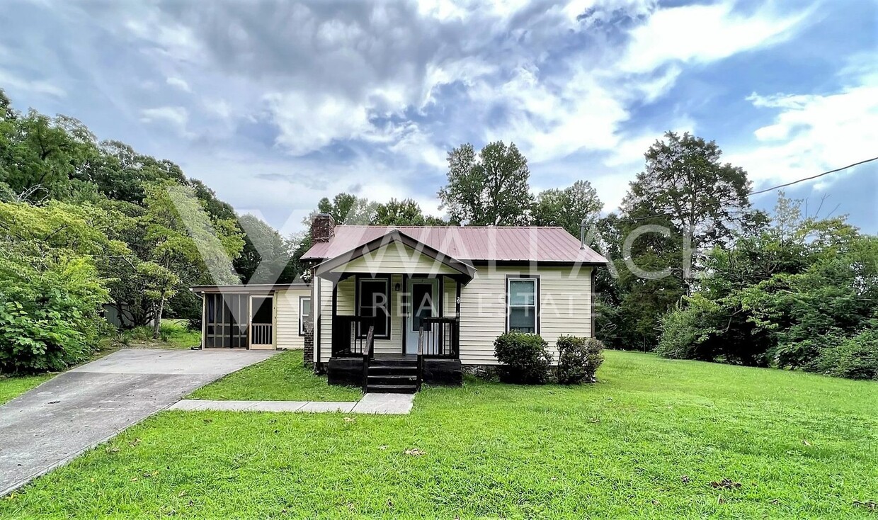 Primary Photo - UPDATED 2 BEDROOM 1 BATH ON LARGE LOT IN W...