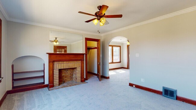 Foto del edificio - 6711 Dartworth Dr