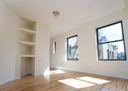 Primary Photo - 217 W 11th St