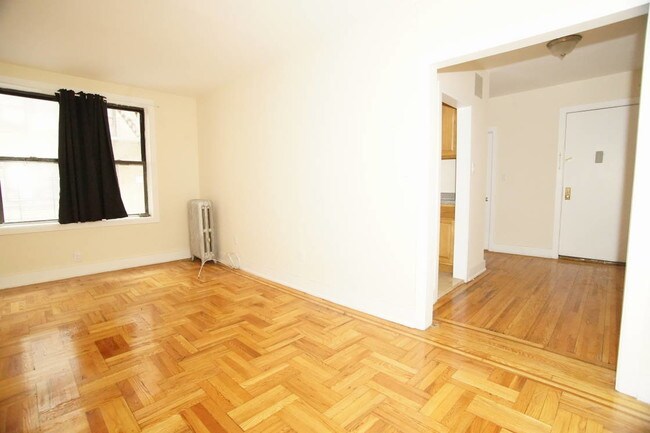 Foto del edificio - 686 E 234th St