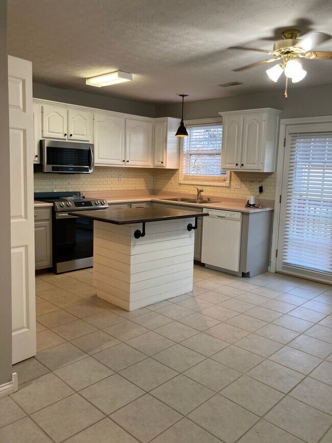 Foto del edificio - Do NOT Miss This One!